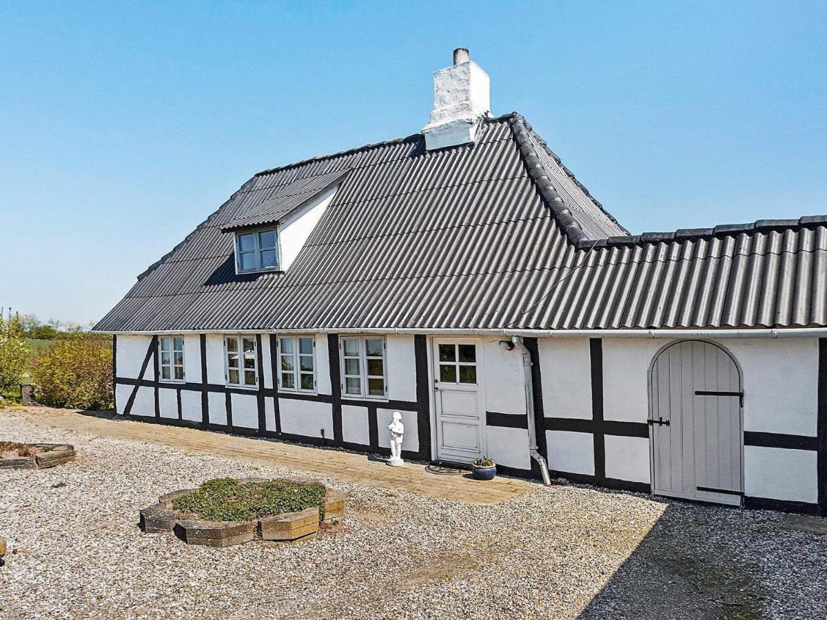4 Person Holiday Home In Tranek R Tranekær Exterior photo